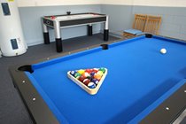 Games room with 7